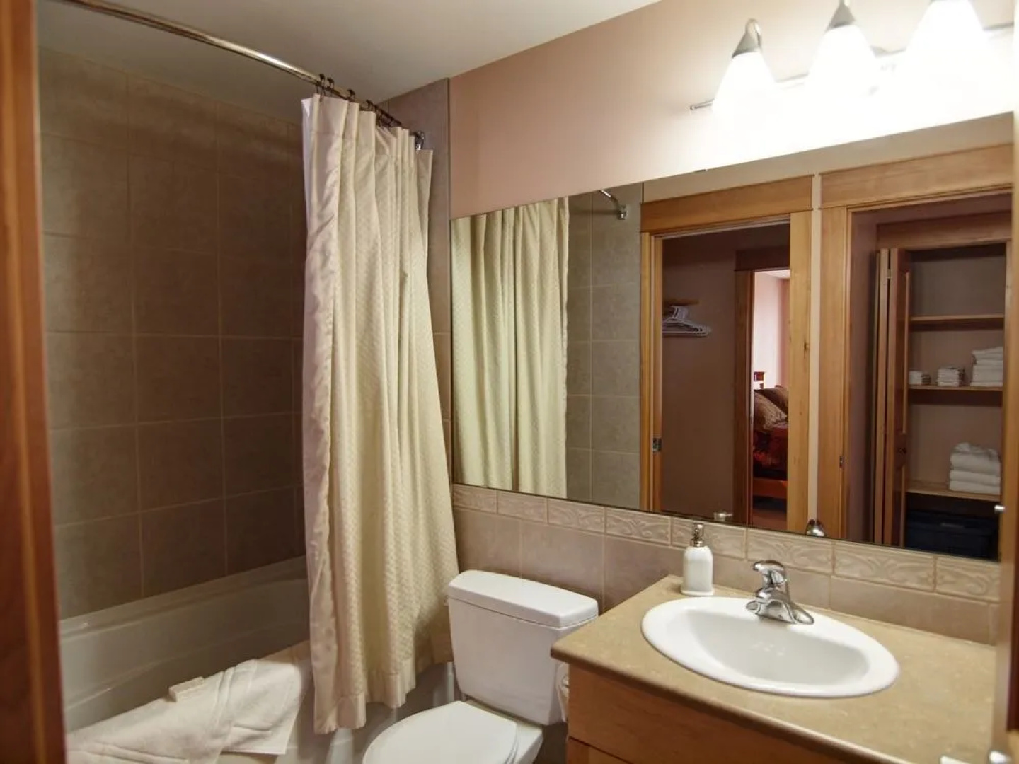 Mountain Town Properties Cascade Lodge 2E