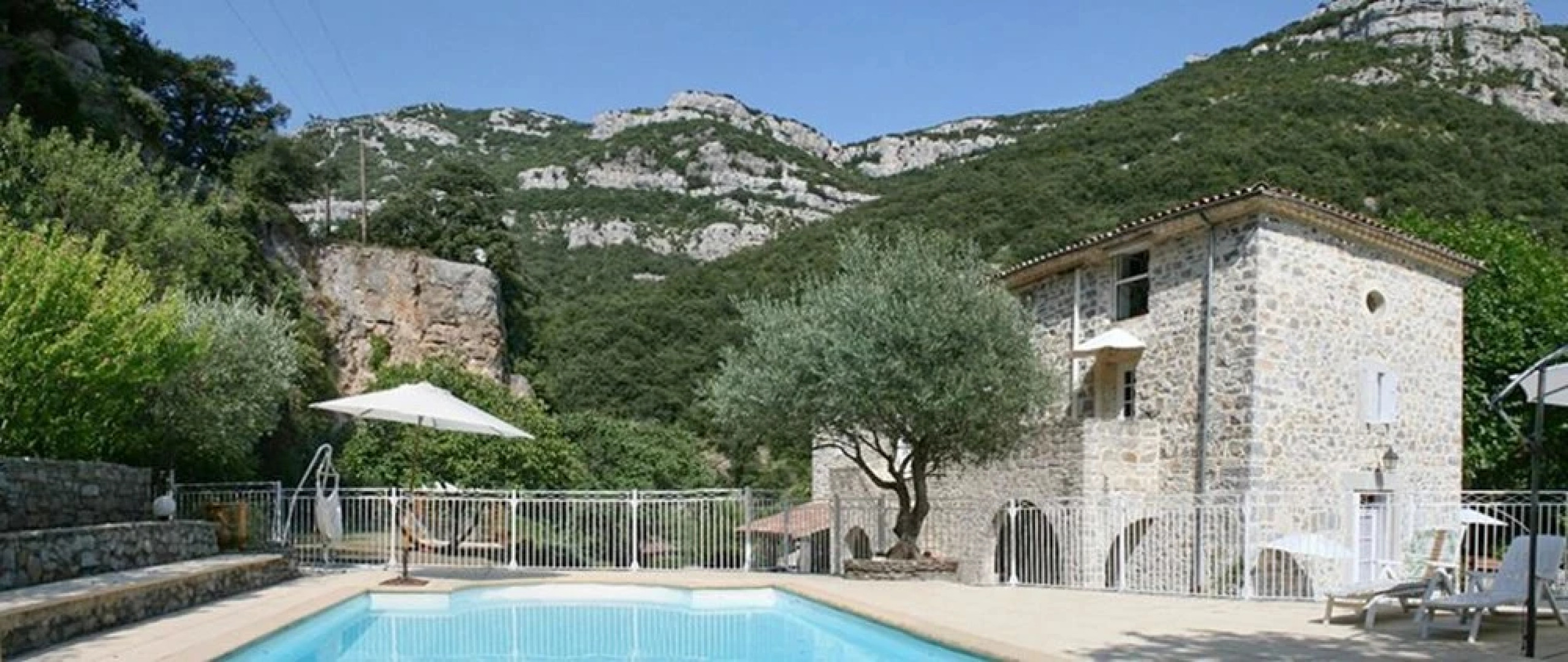 House With 5 Bedrooms in Sumène, With Wonderful Mountain View, Private