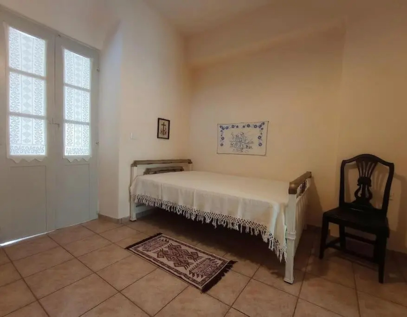 Moscha's Pink House in Chalki