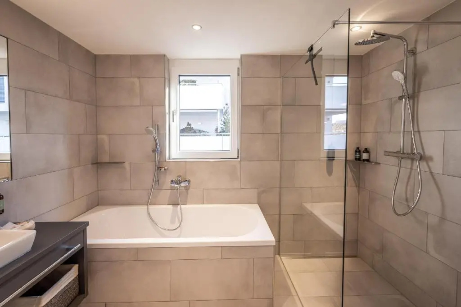 Alp Living Apartments Self-Check In