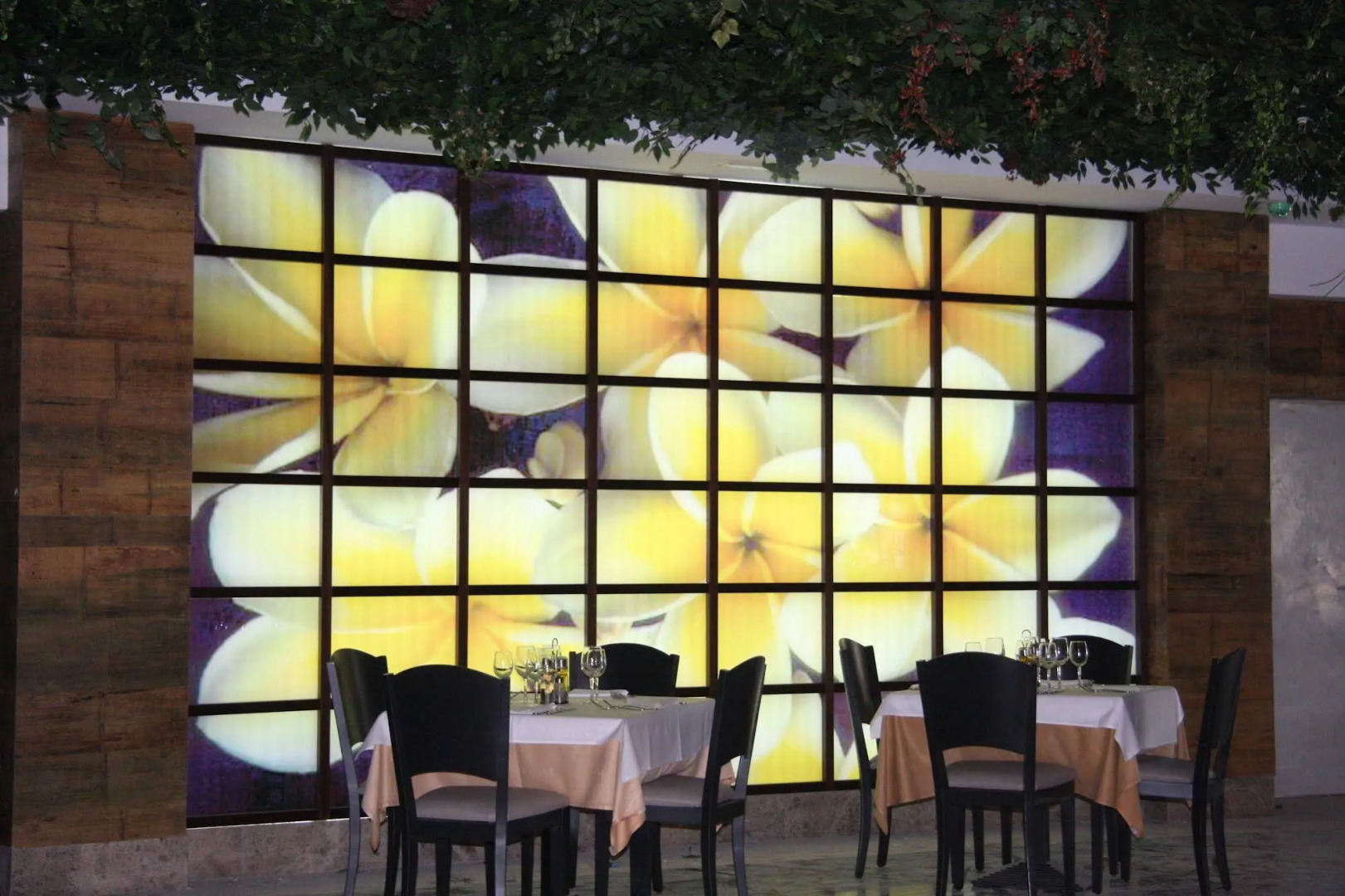 Holiday World Polynesia Hotel