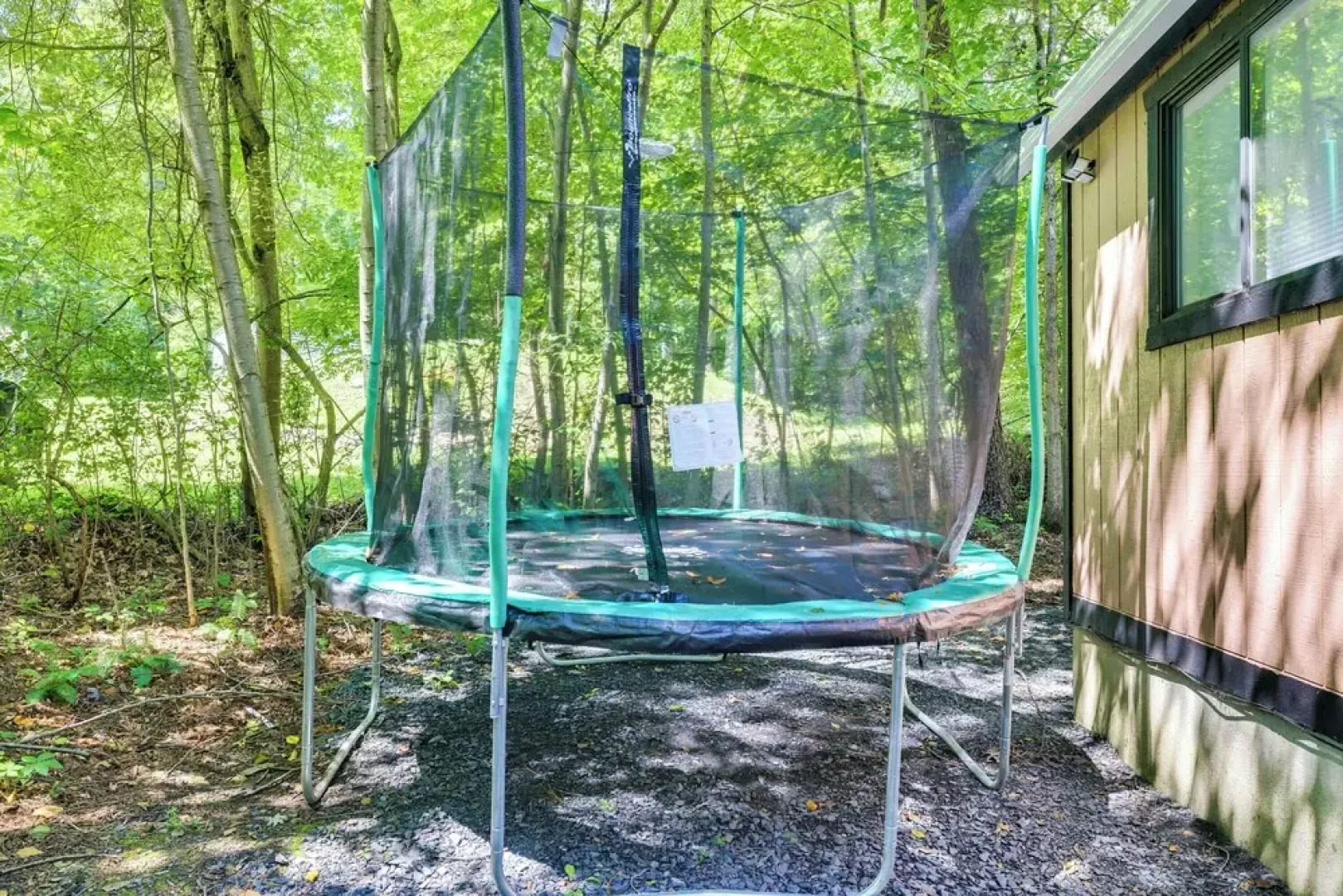 Quiet East Stroudsburg Home w/ Grill & Fireplace!