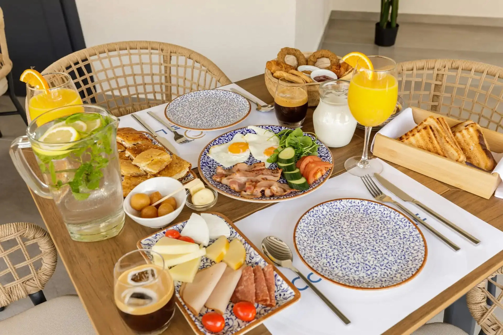 Costa De Luxe Suites