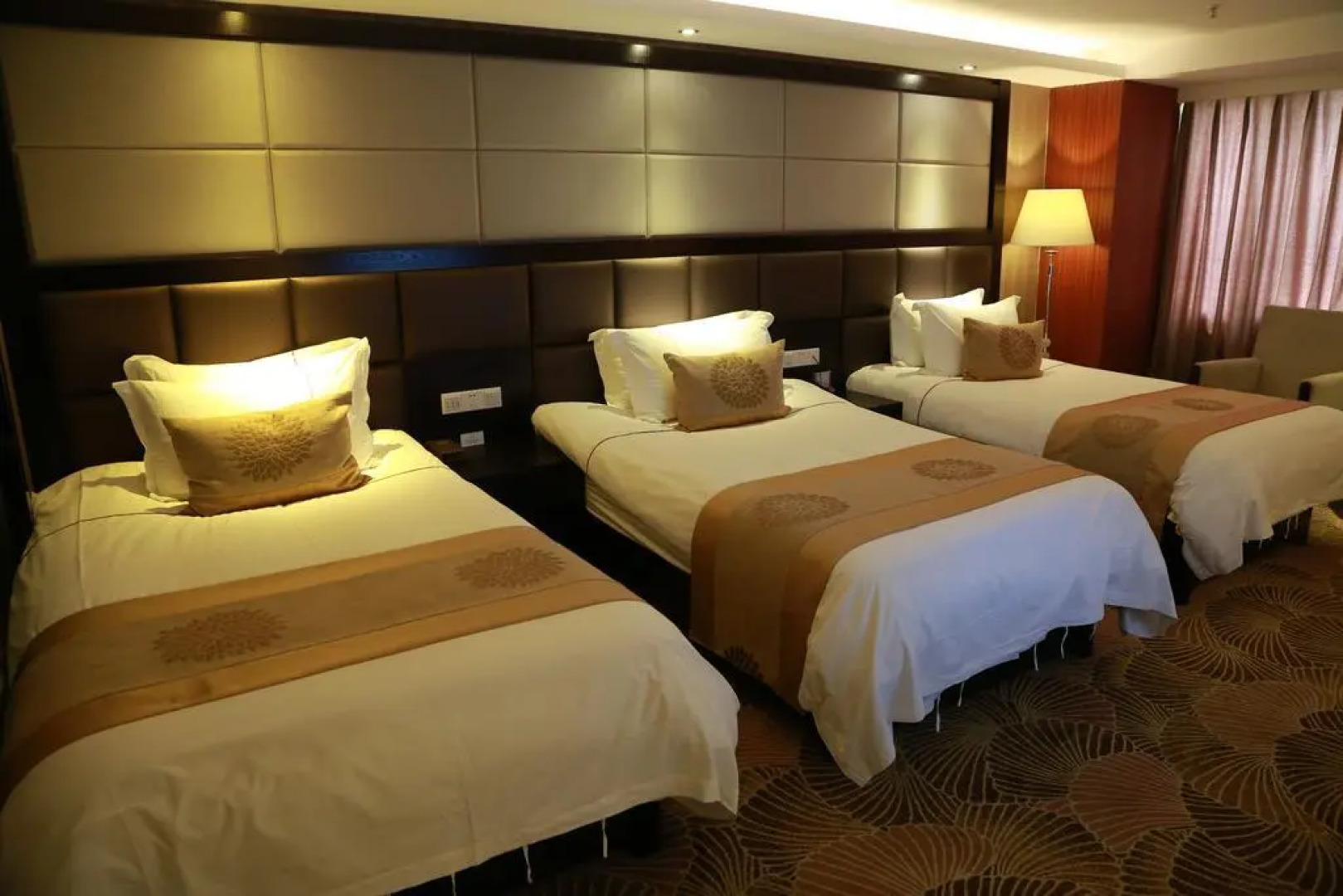 Hometown Lotus Hotel