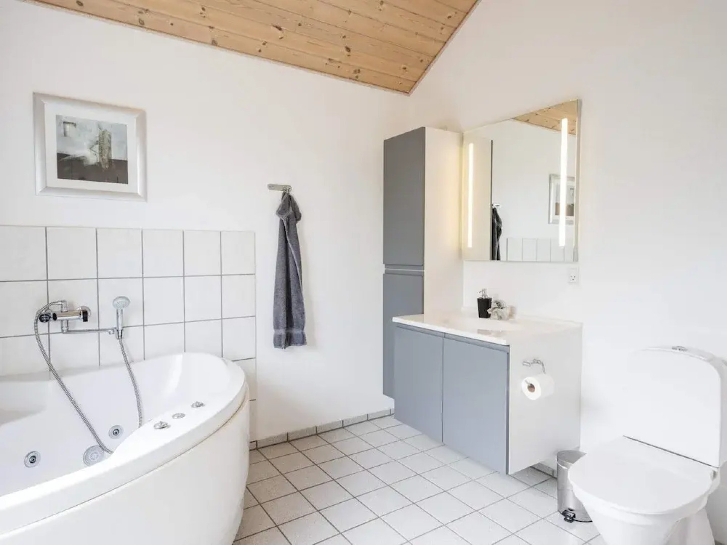 Secluded Cozy Cottage in Skaven-by Traum