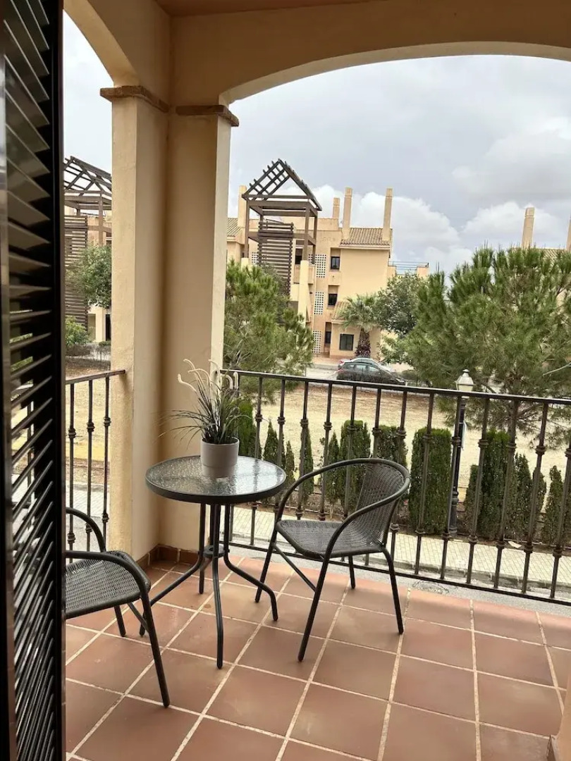 Hancinda Sleeps 4 With Free Parking