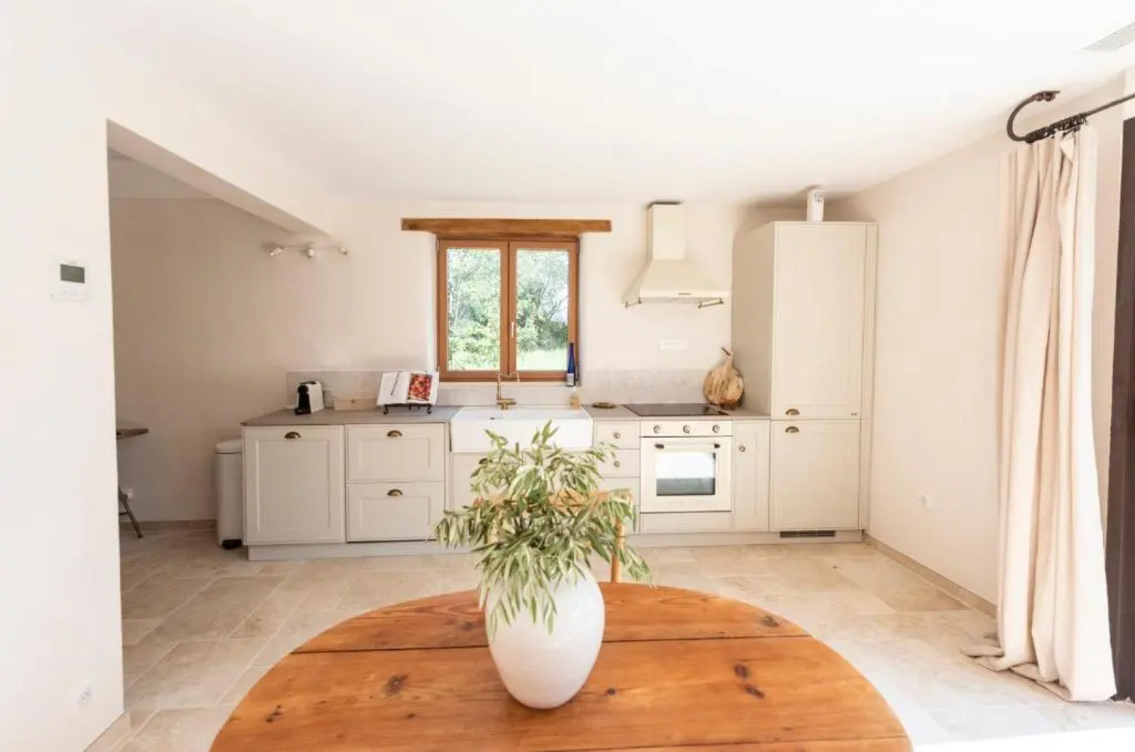 La Petite Ruche, 1 Bedroom Gite in the Luberon (Adults Only)