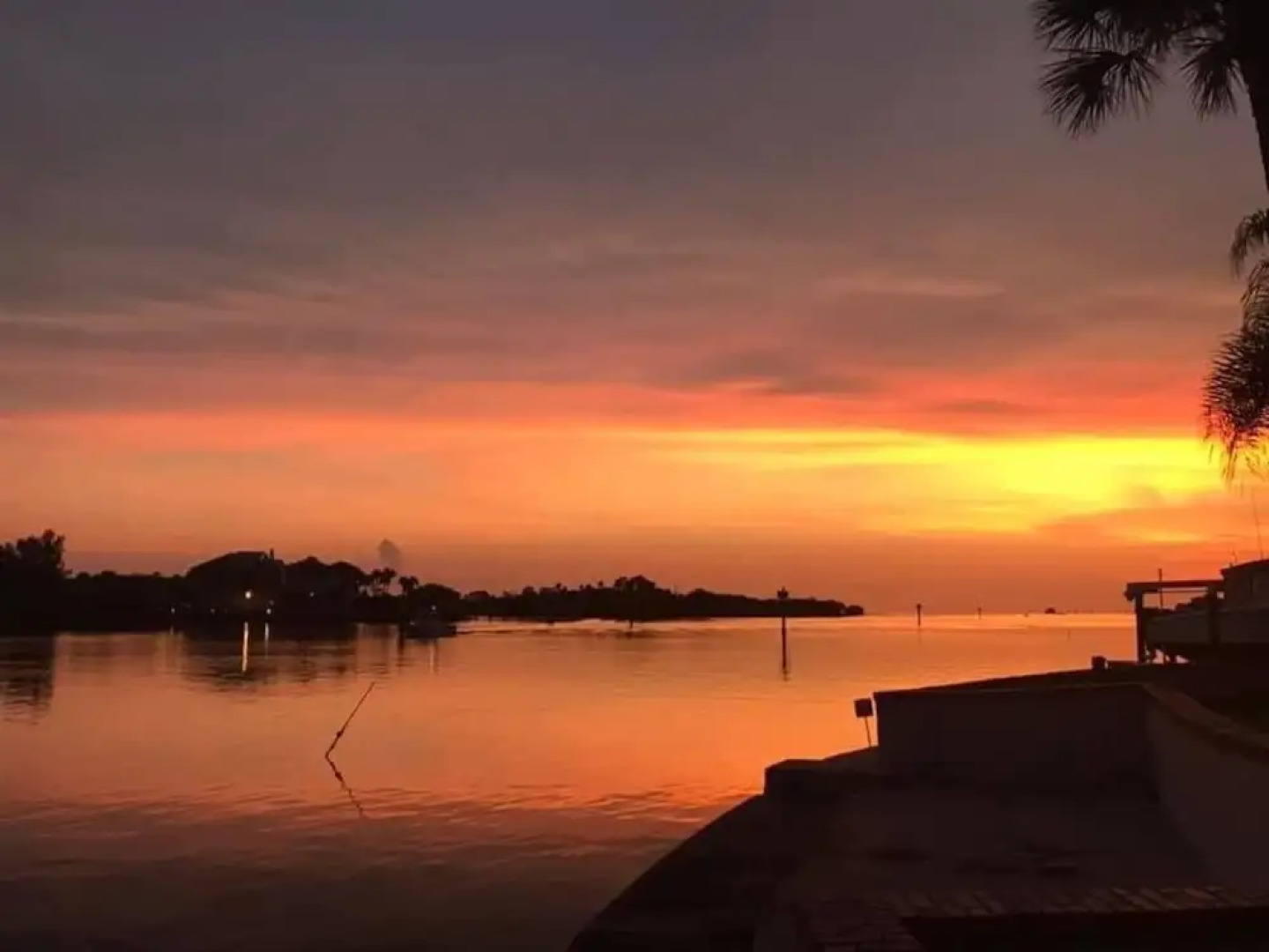 Beautiful River W/ Private Pool, Dock & Beach 3 Bedroom Home