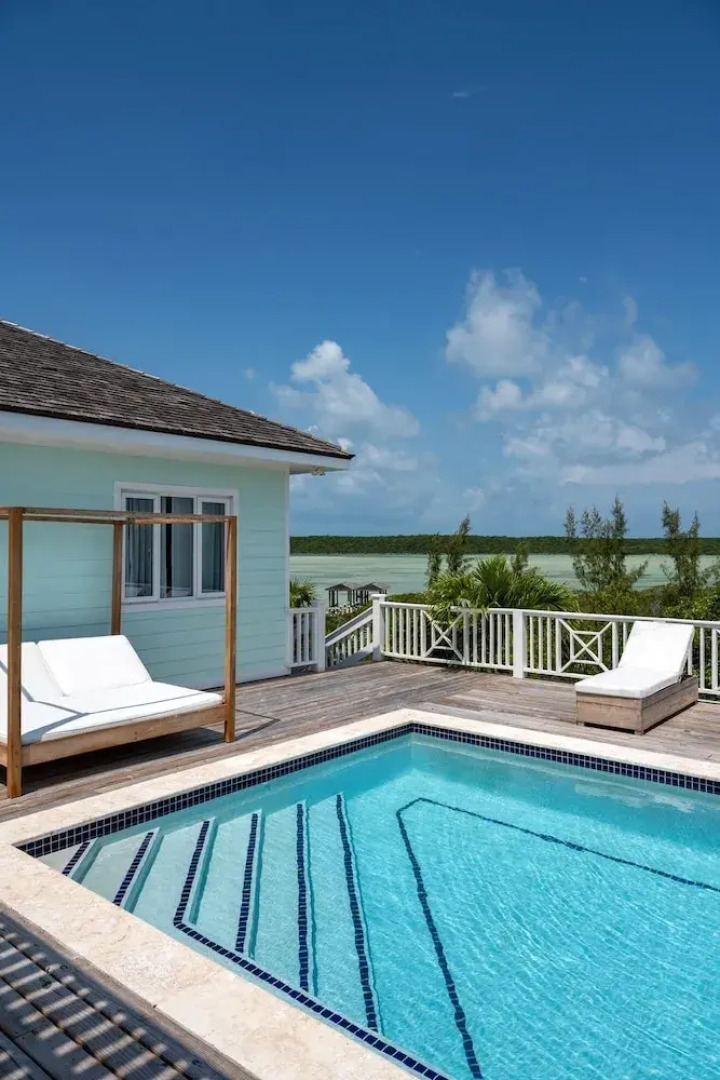 Turtle Pointe - Lux New Windermere Home W/pool, Boat Dock, Beach 3 Bedroom Home