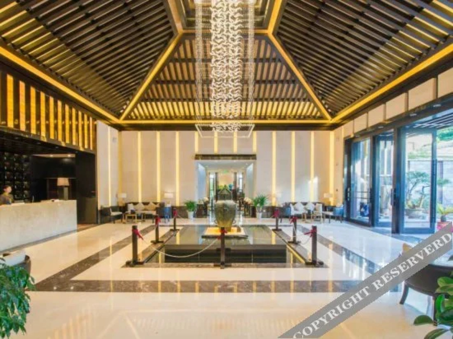 Yihe Funiu Shanju Hot Spring  Hotel