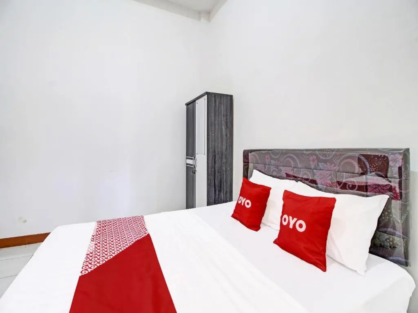 Capital O 91690 Moza Guest House