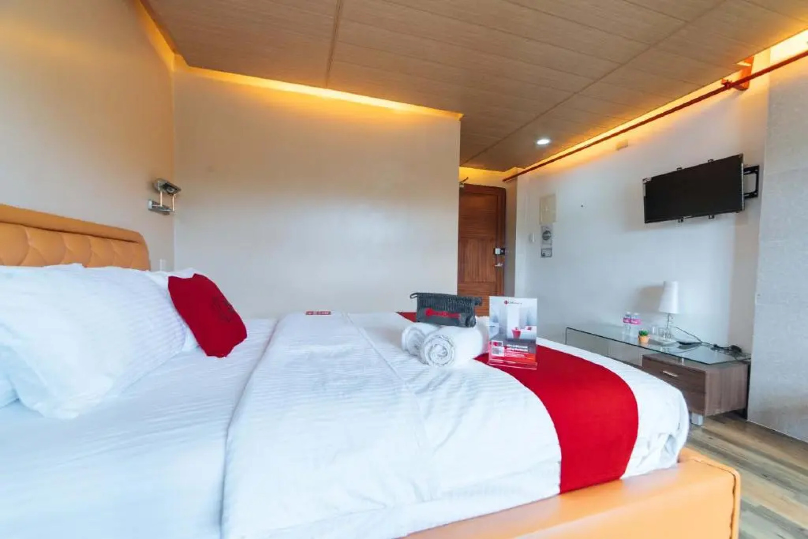 RedDoorz@Lawaan Roxas City