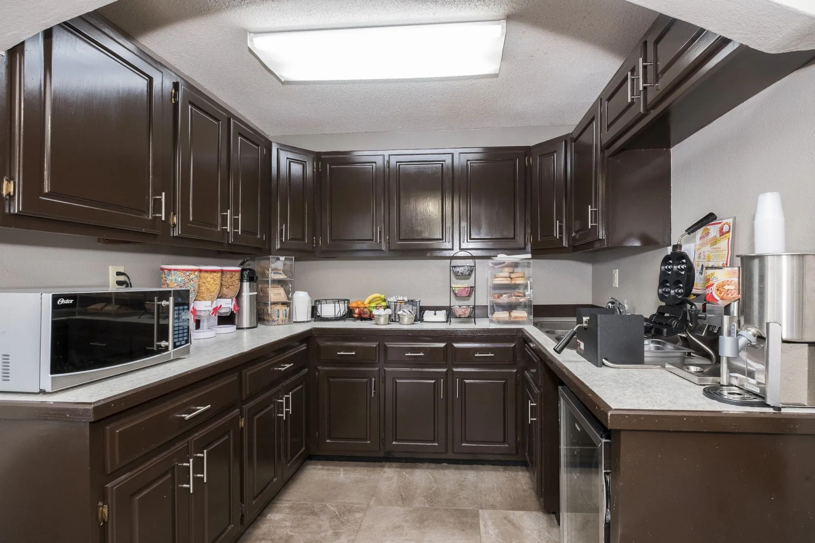 Red Roof Inn PLUS+ & Suites Opelika