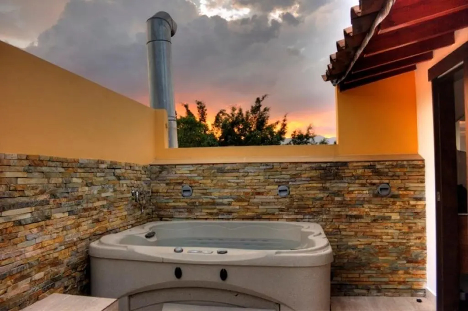 Apartamento Lleras AC Hot Tub
