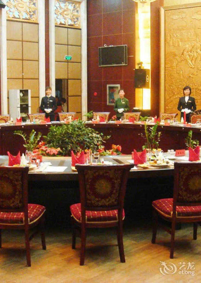 Shapotou Holiday Hotel