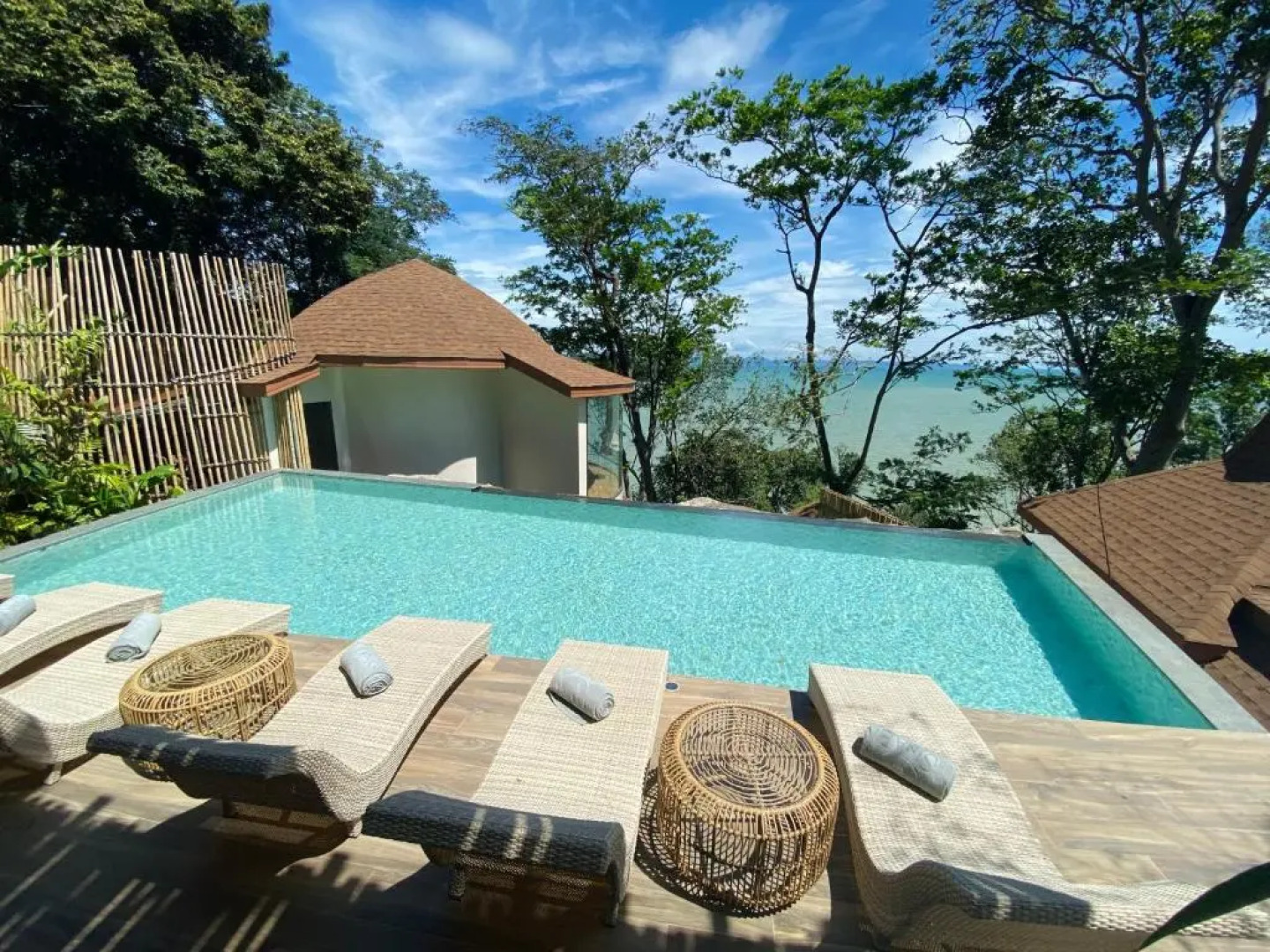 SINAE Phuket Luxury Hotel