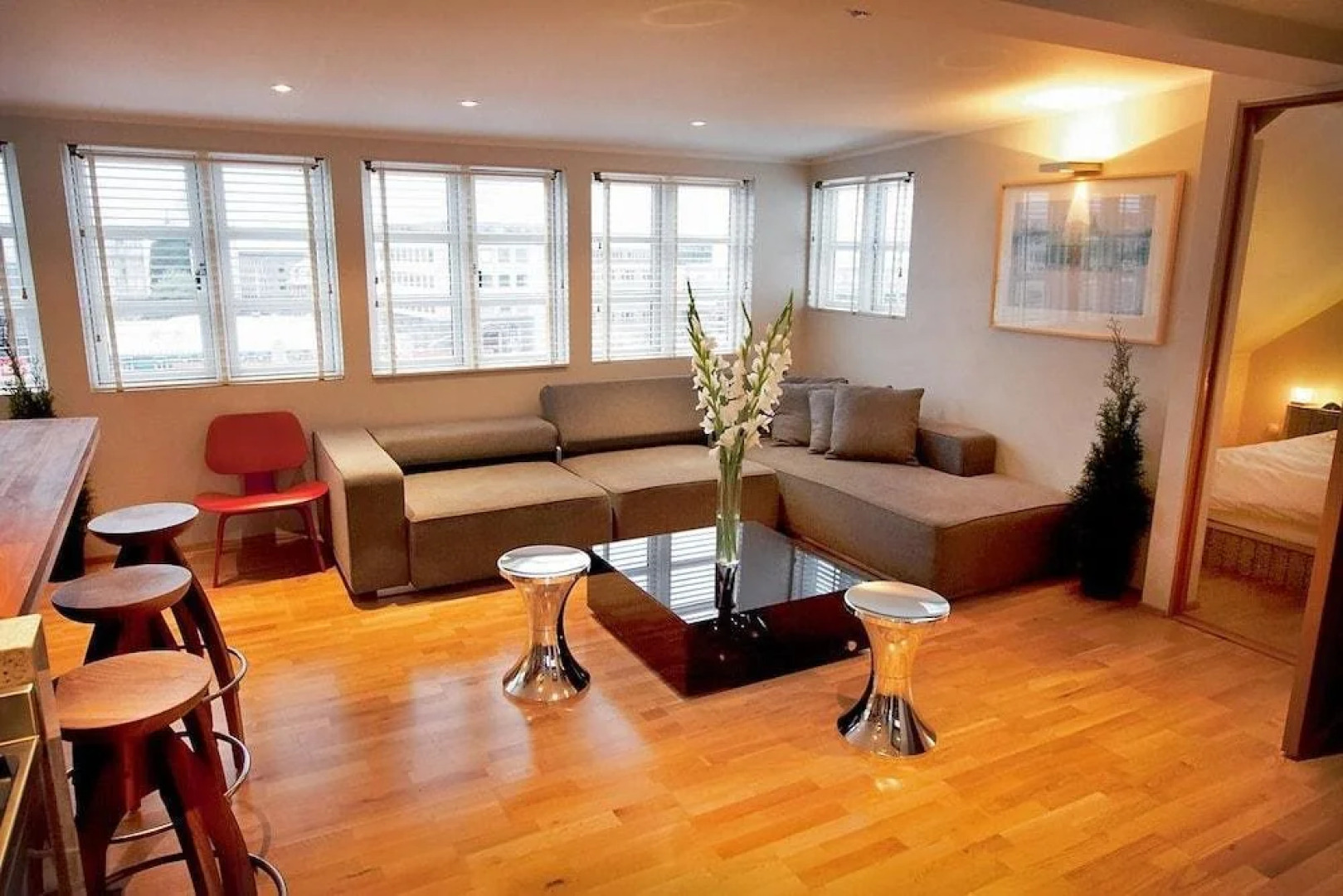 Home Luxury Apartments