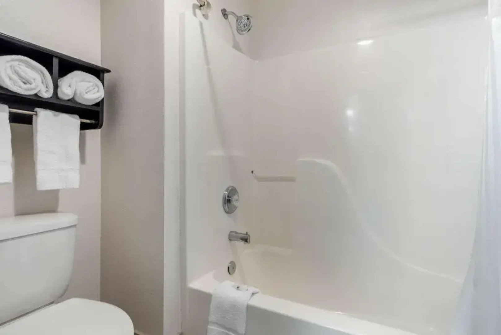 Allington Inn & Suites South Fork