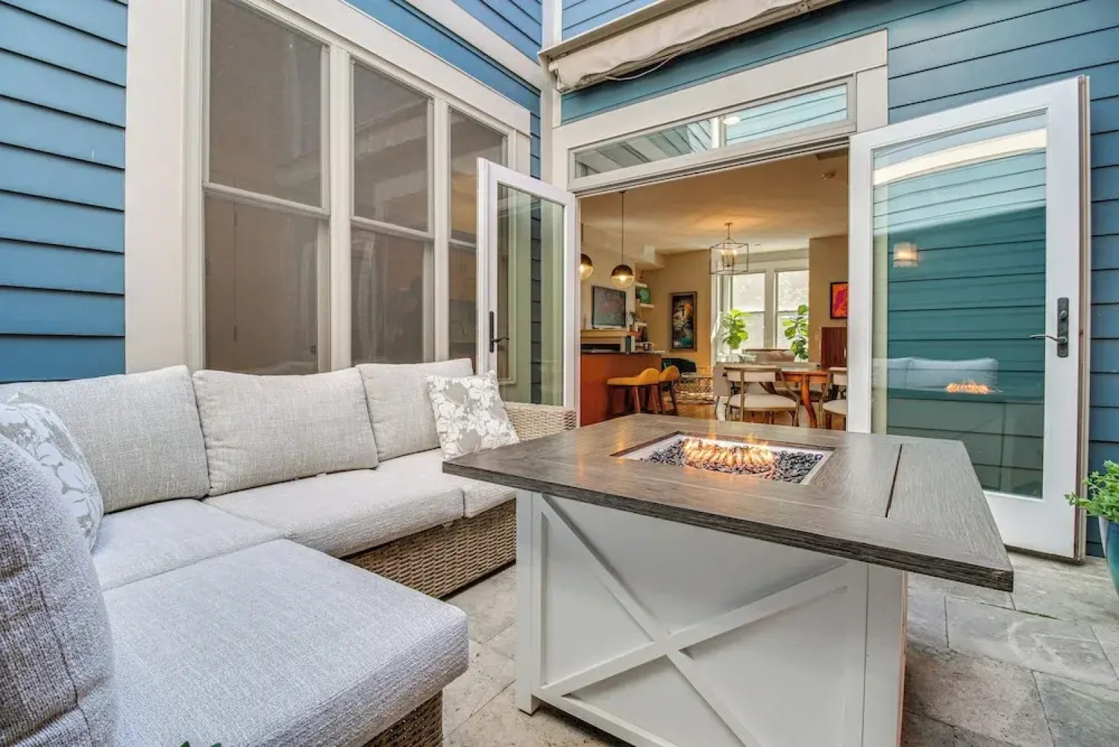 Vibrant Downtown Cincinnati Townhome w/ Sauna!