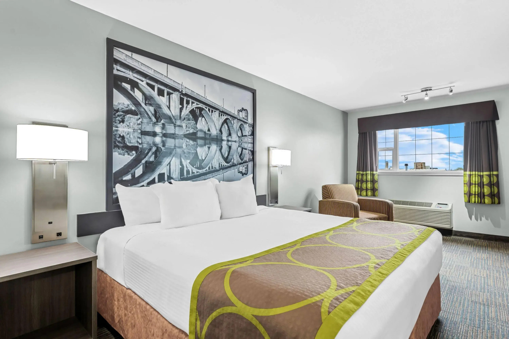 Super 8 by Wyndham Saskatoon Near Saskatoon Airport