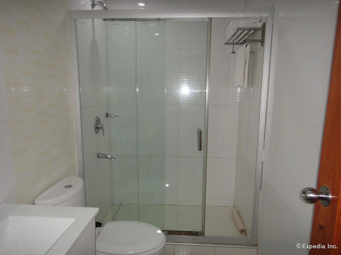 Diamond Suites and Residences