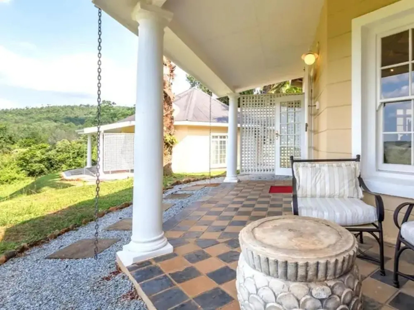 Blue Mountain Luxury Lodge