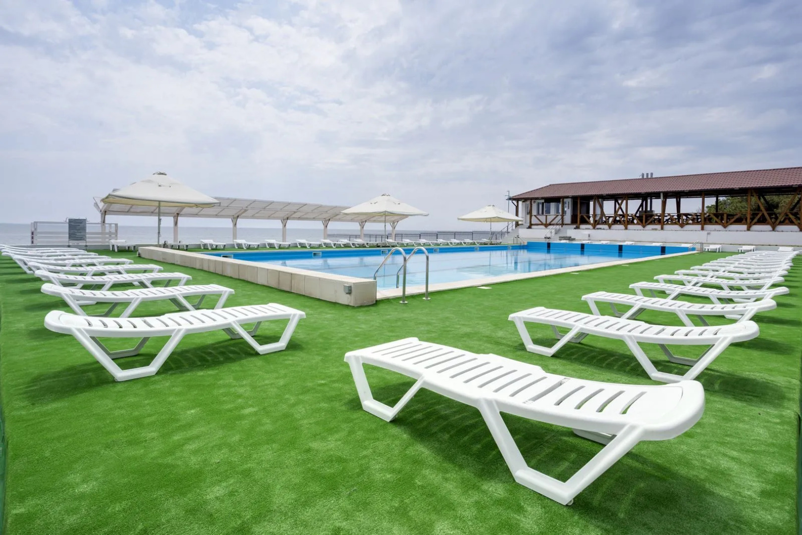 Zolotoj bereg(Evpatorija)