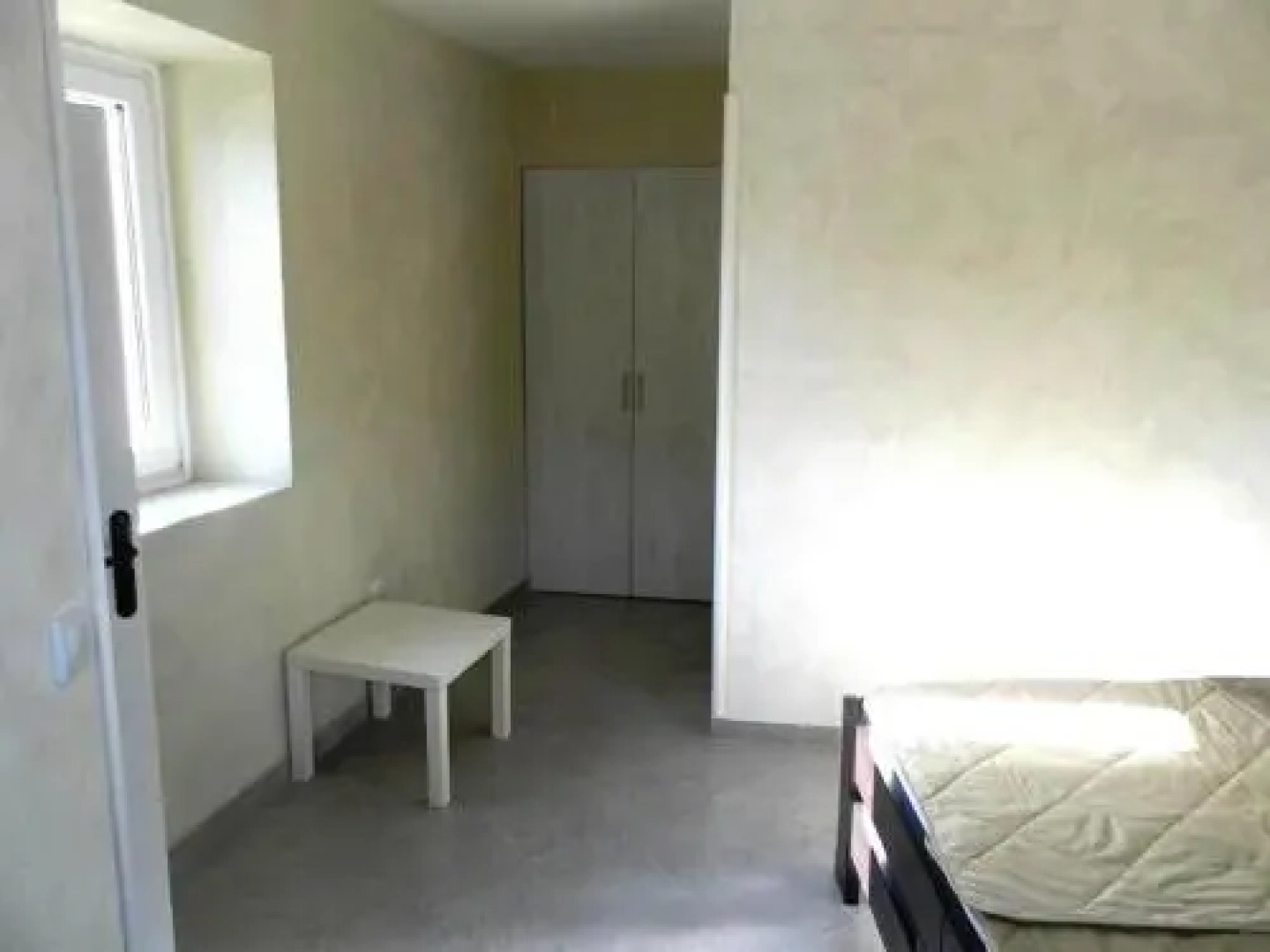 Sunny Port Apartment & Rooms