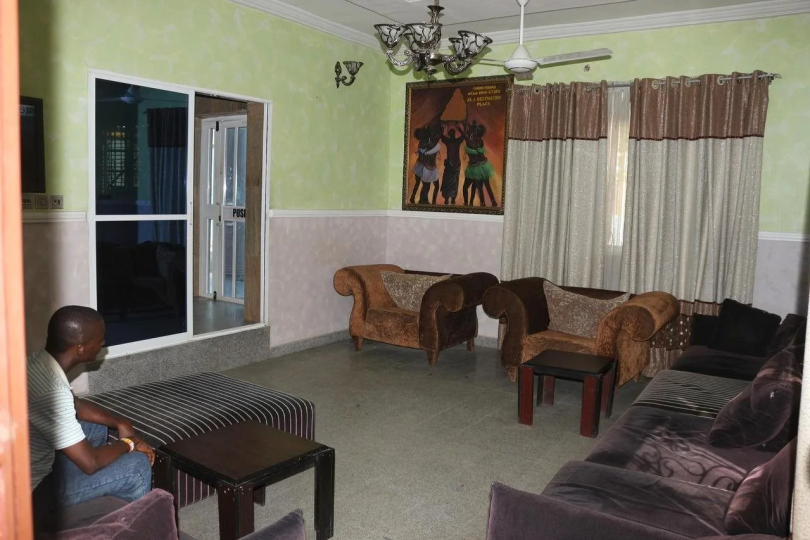 Lifeline Hotel and Suites