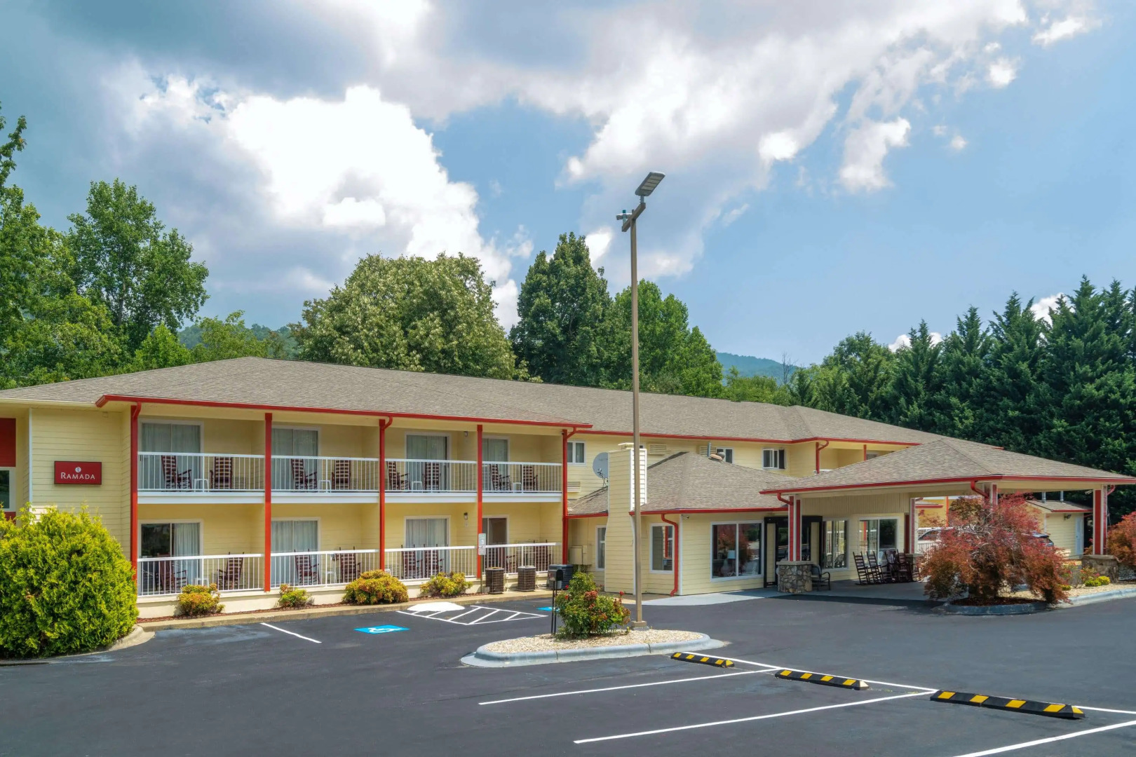 Ramada by Wyndham Maggie Valley