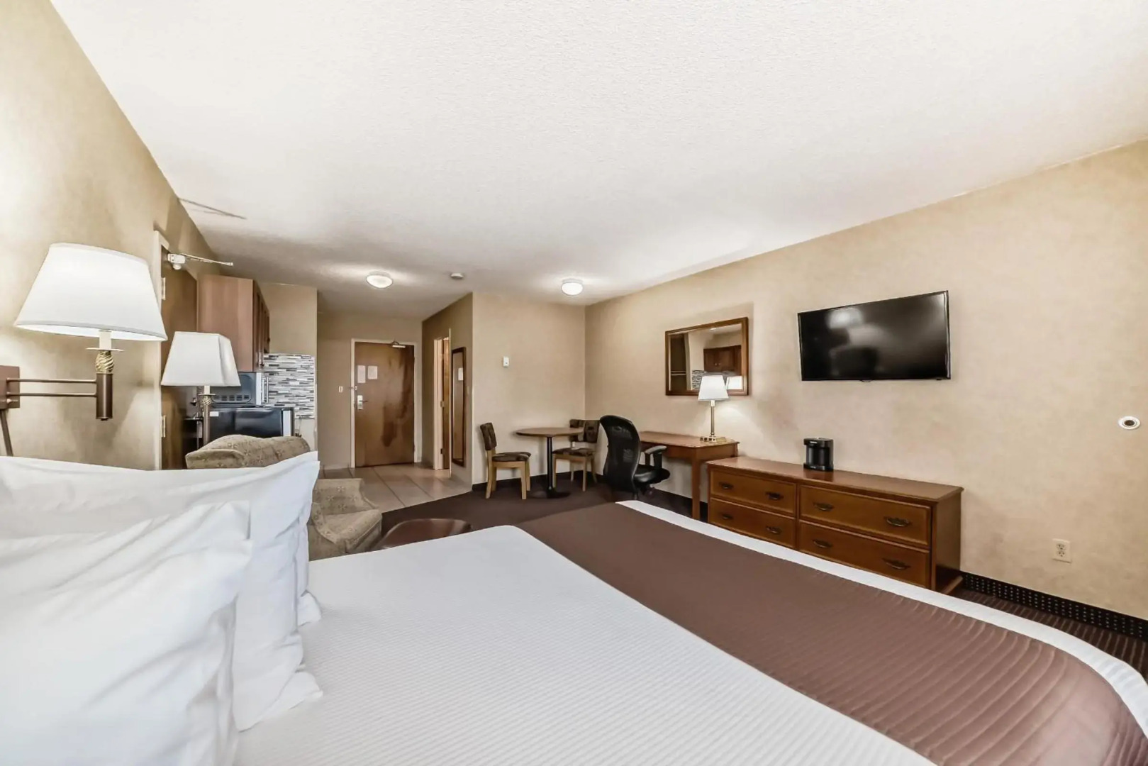 Stony Plain Inn and Suites