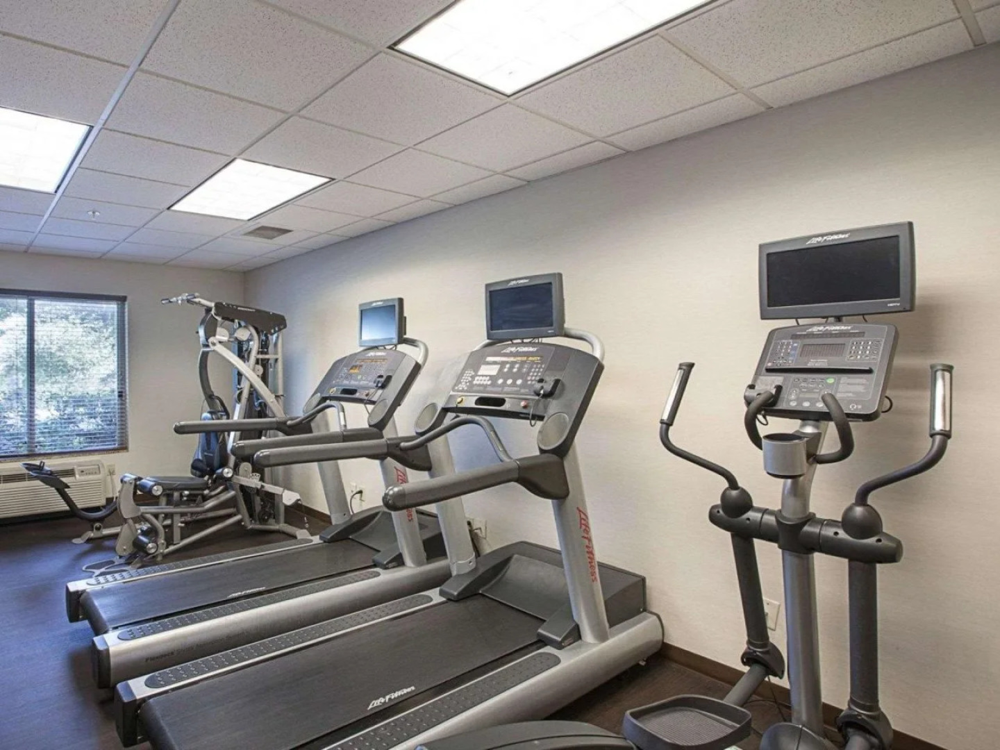 Comfort Suites Medical Center near Six Flags