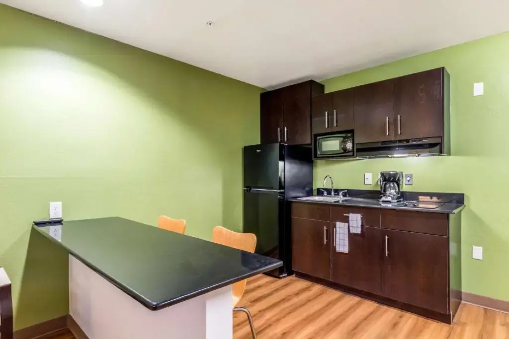 Super 8 by Wyndham Kenedy