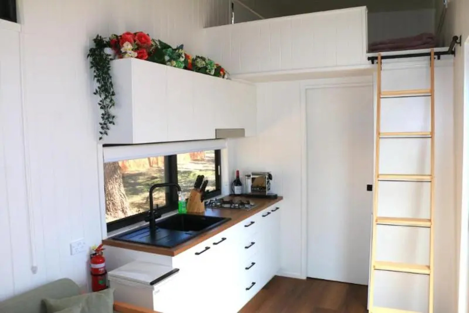 The Pink Lake Tiny House - 'peony'