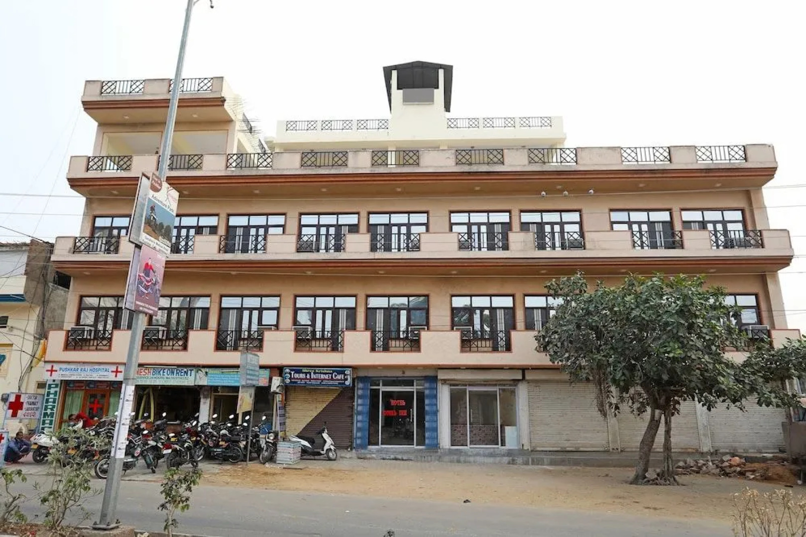 OYO 10413 Hotel Royal Plaza