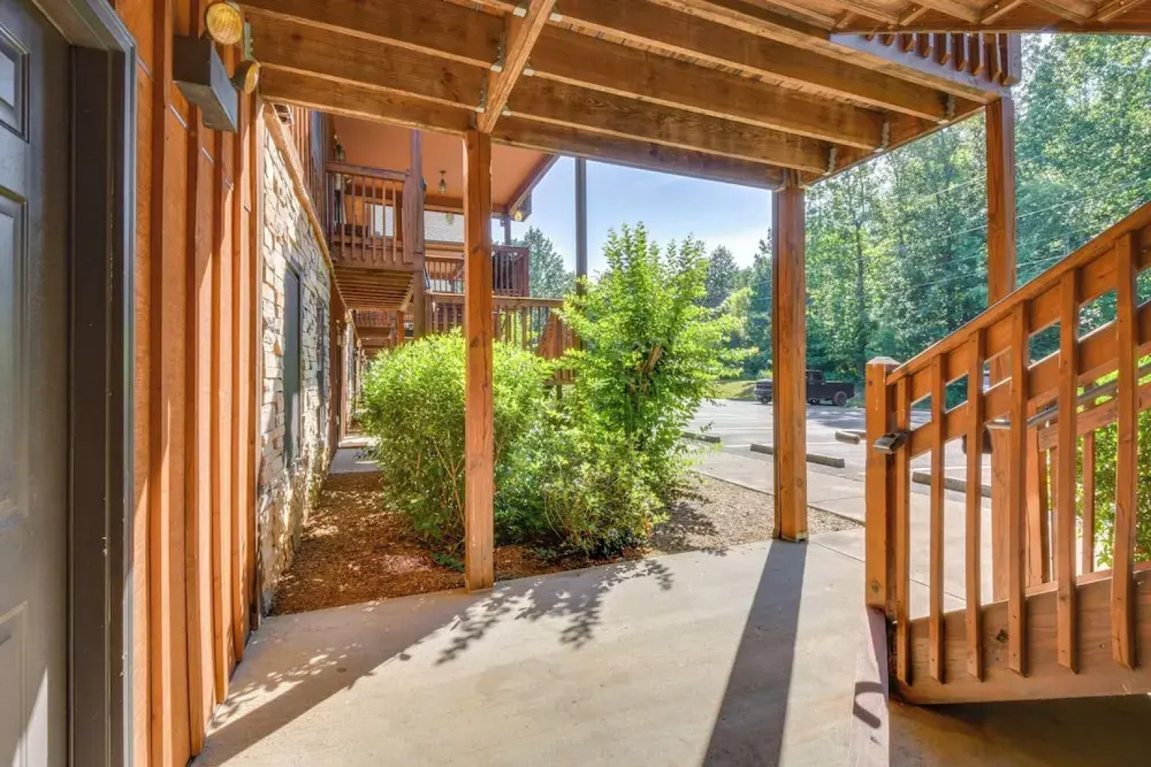 Scenic Outdoor Space: Lake Keowee Retreat!