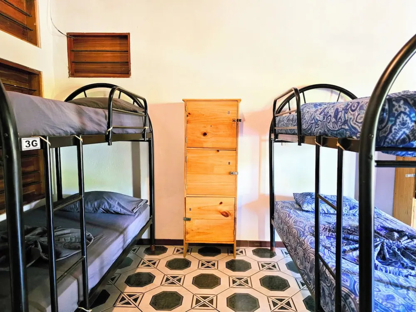 Don Jons Lodge -Surf & Yoga