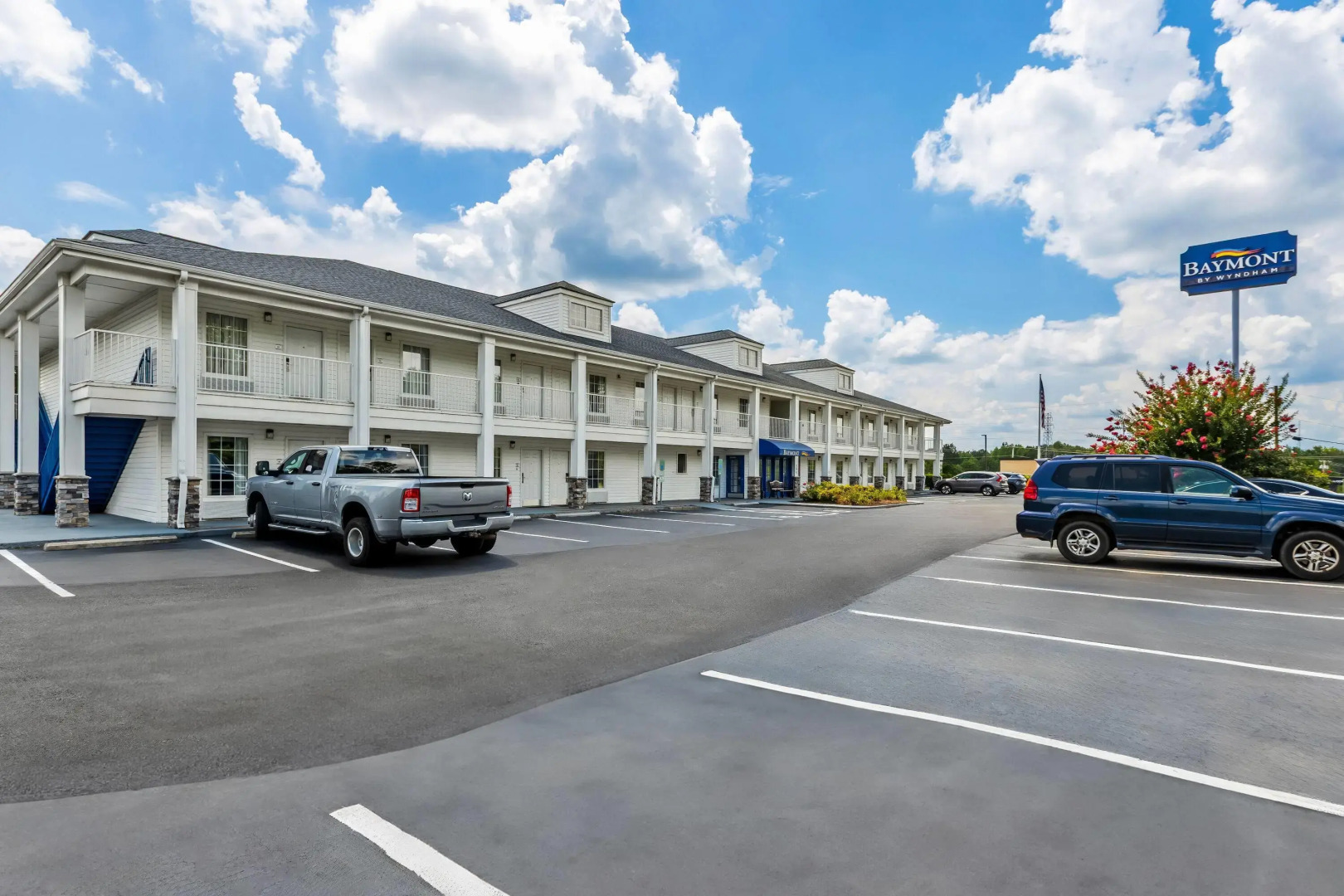 Baymont Inn and Suites - Forest City