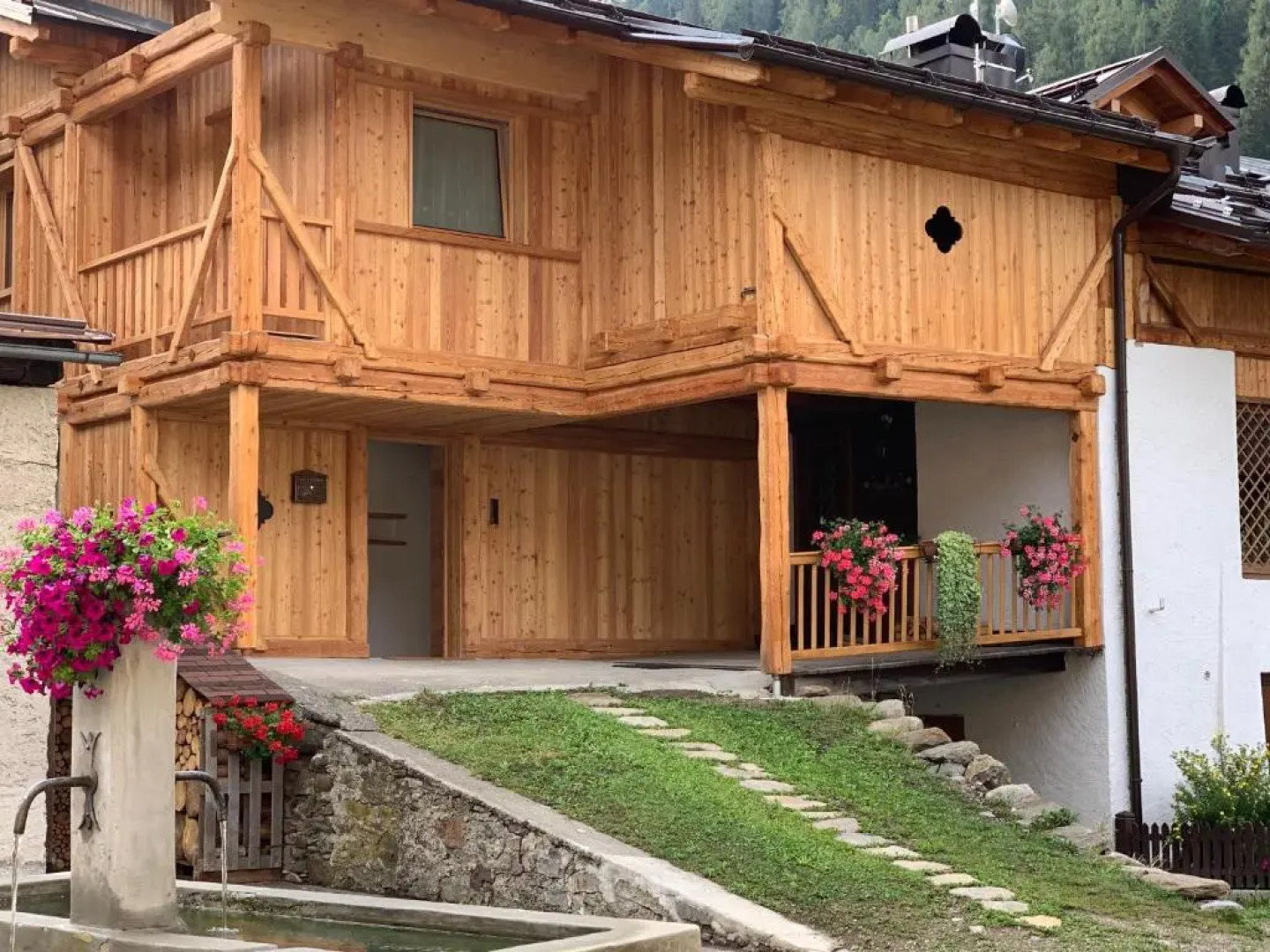 Camelot Luxury Houses Horses