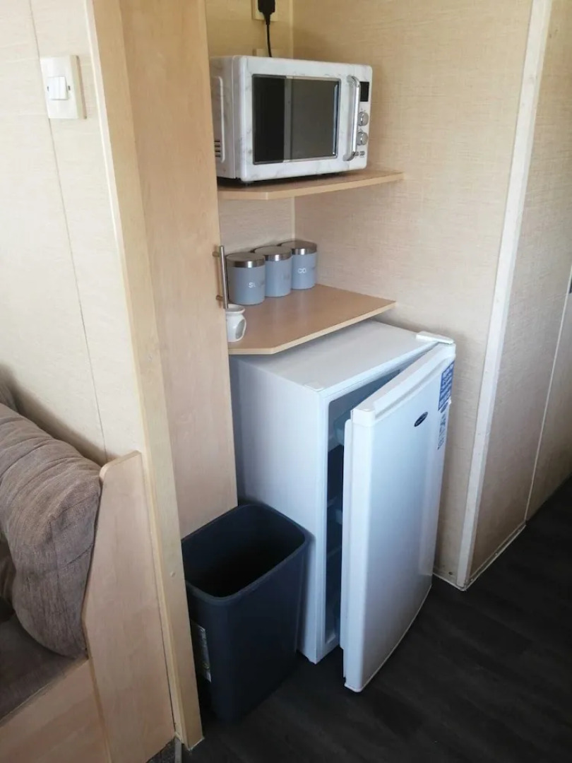 Adorable 2 Bedroom Caravan in Clacton-on-sea