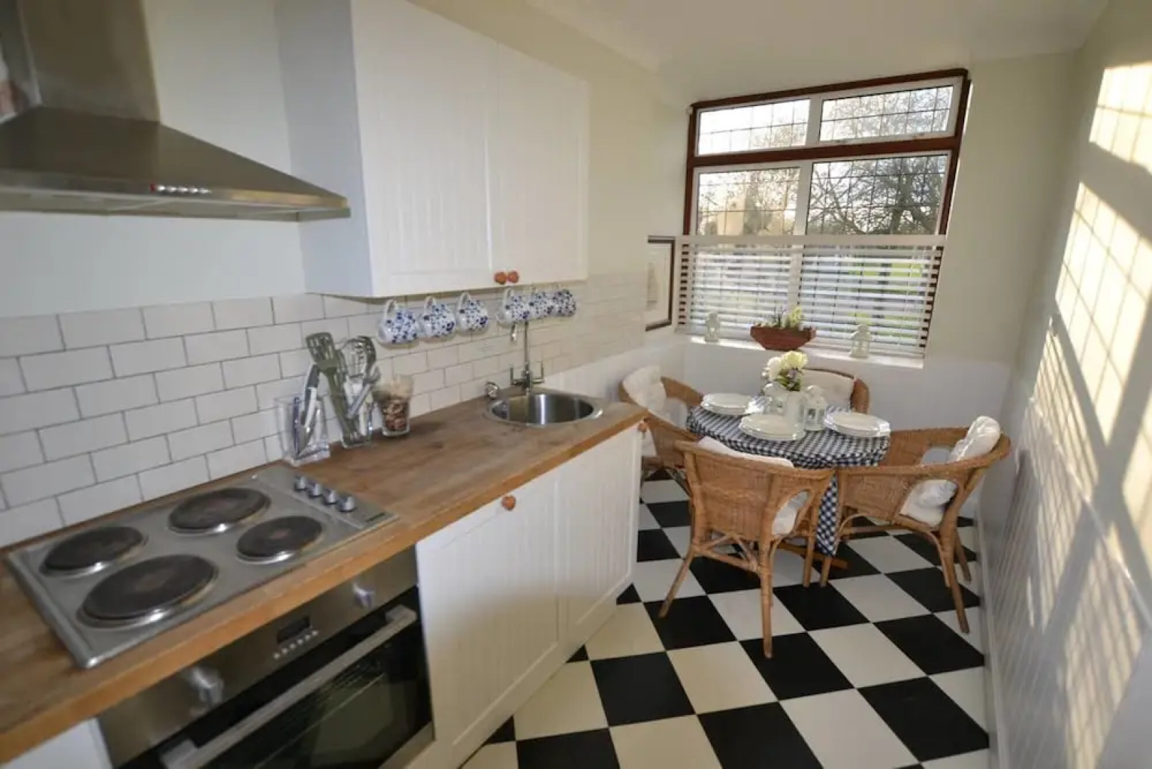 Cherry Blossom / 2-bed Home on Osea Island, Essex