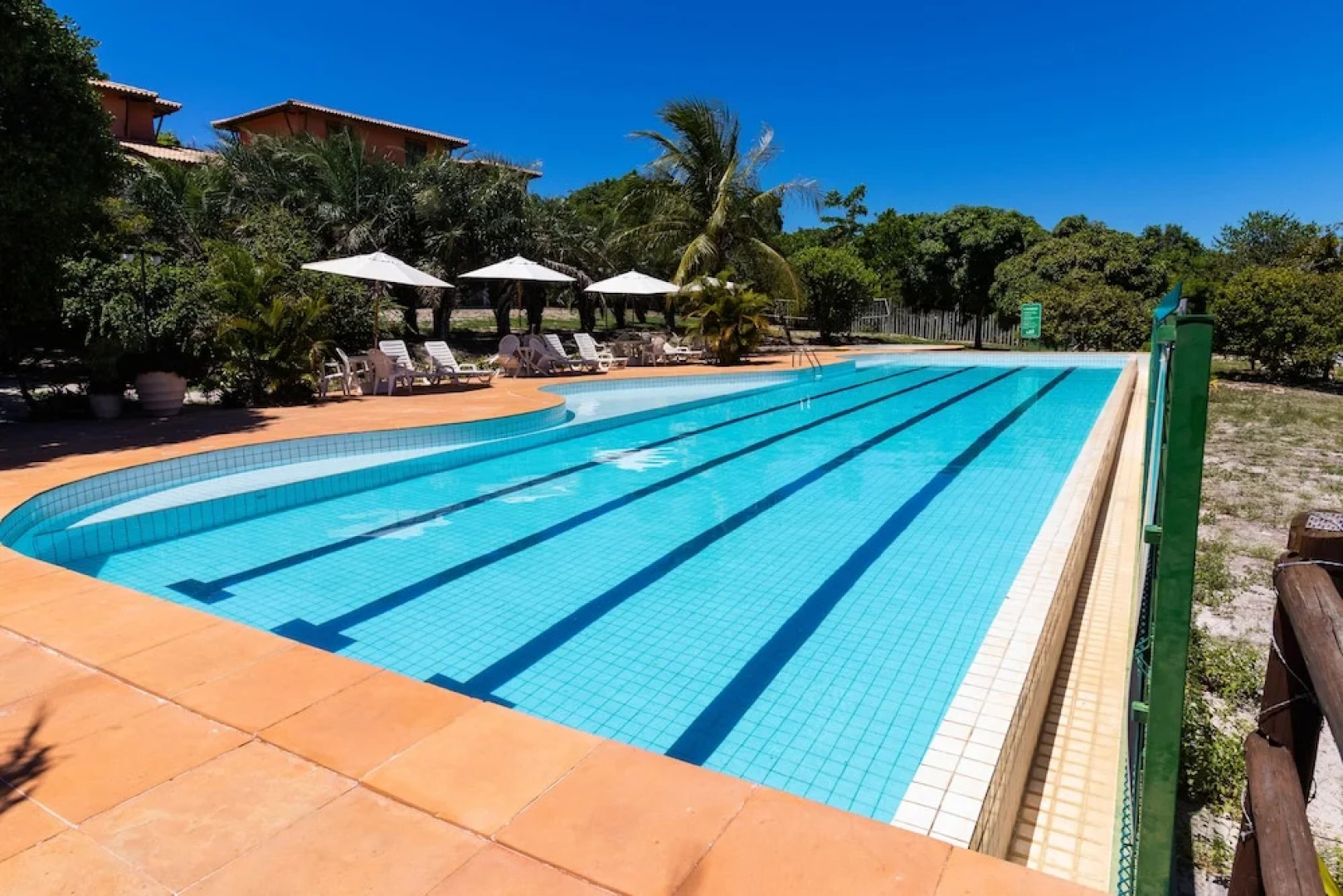 PF02 Apt. 3 Quartos em Praia do Forte