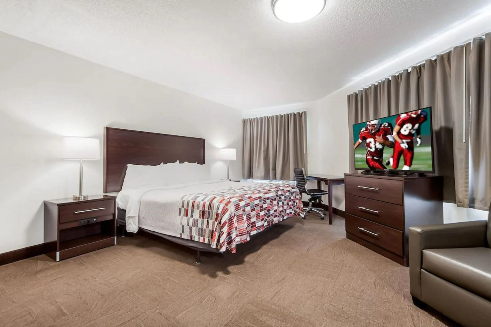 Red Roof Inn & Suites Omaha - Council Bluffs
