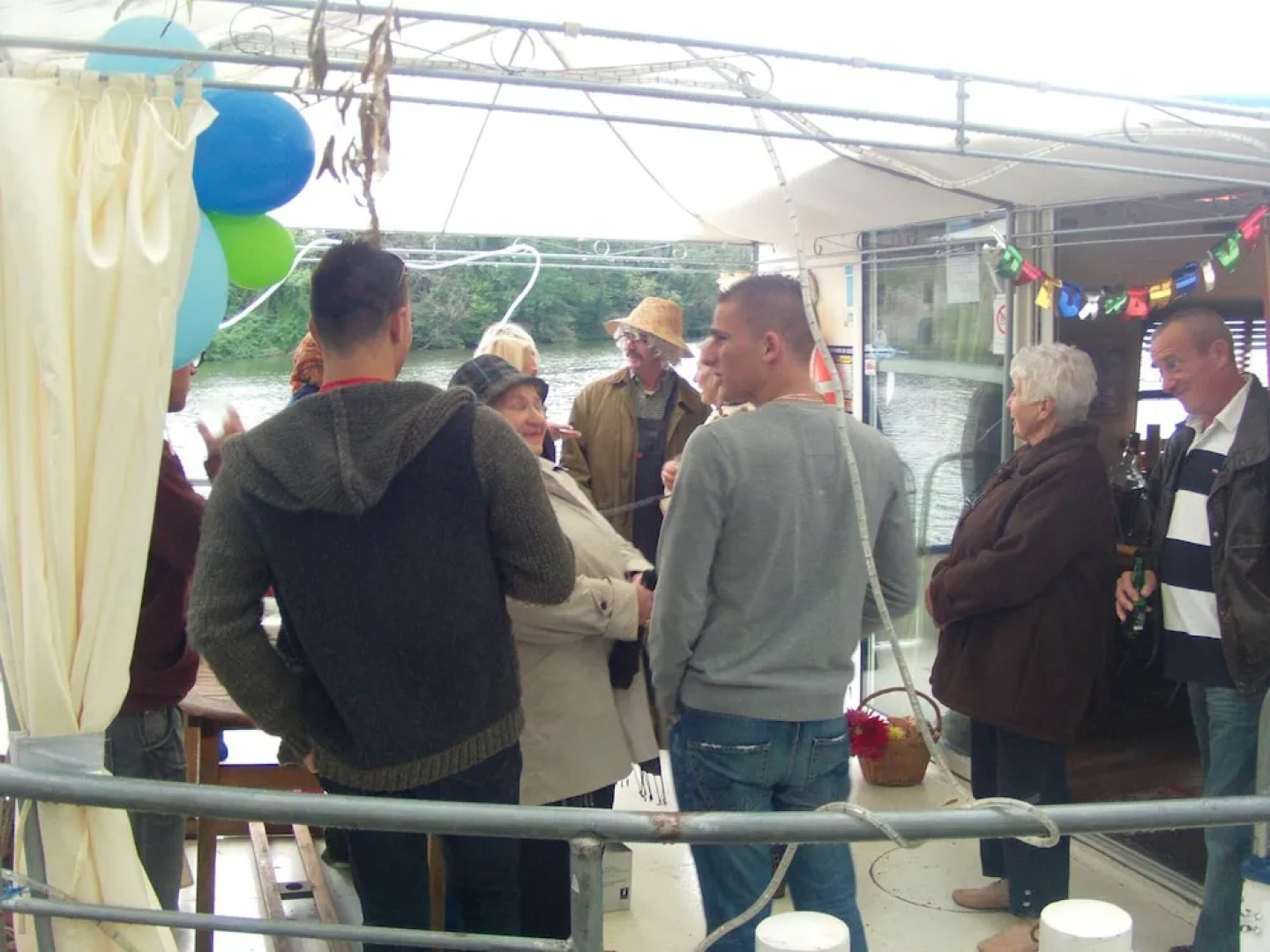 Property With 6 Bedrooms in Casseneuil, With Wonderful Lake View, Terrace and Wifi - 10 km From the Beach