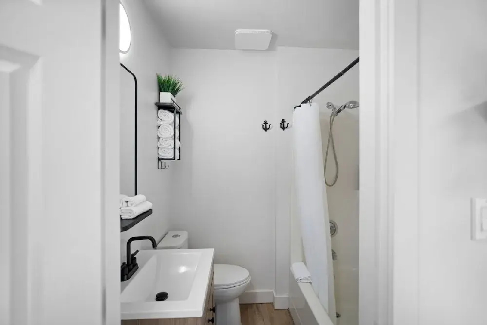 Riverside by Cowichan Lake Cottages