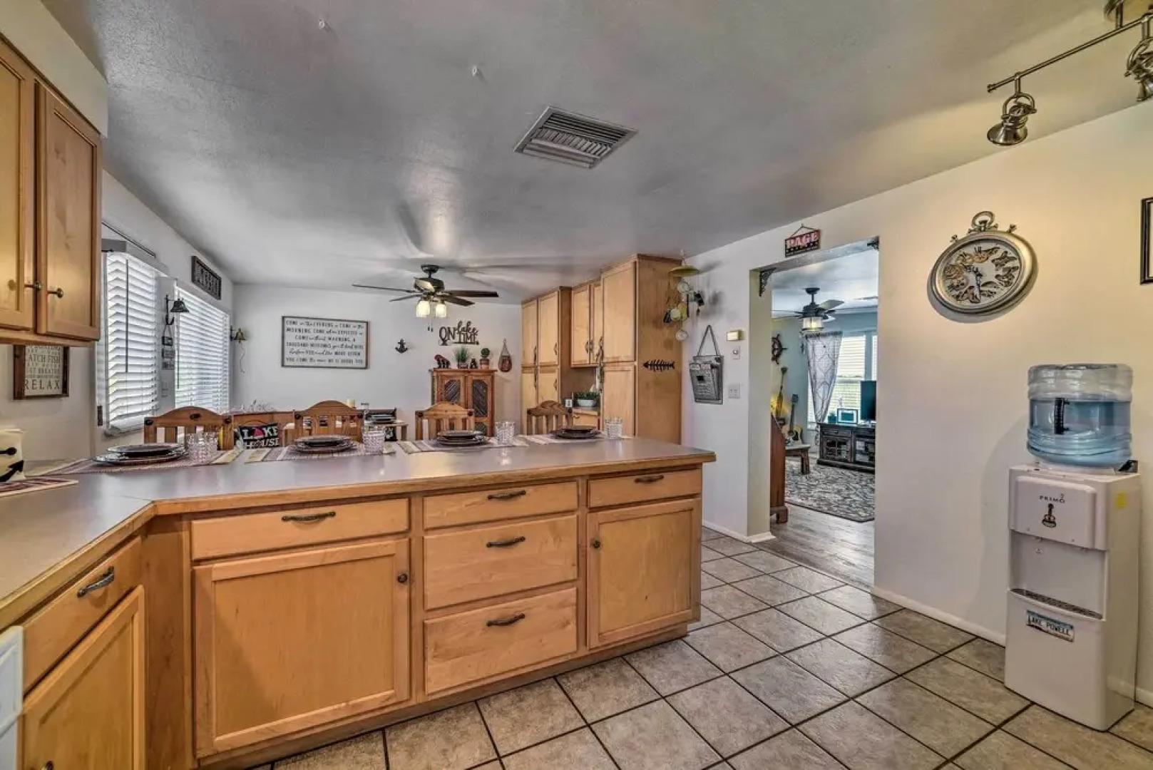 1 Mi to Canyon Tours: Vibrant Page Paradise!