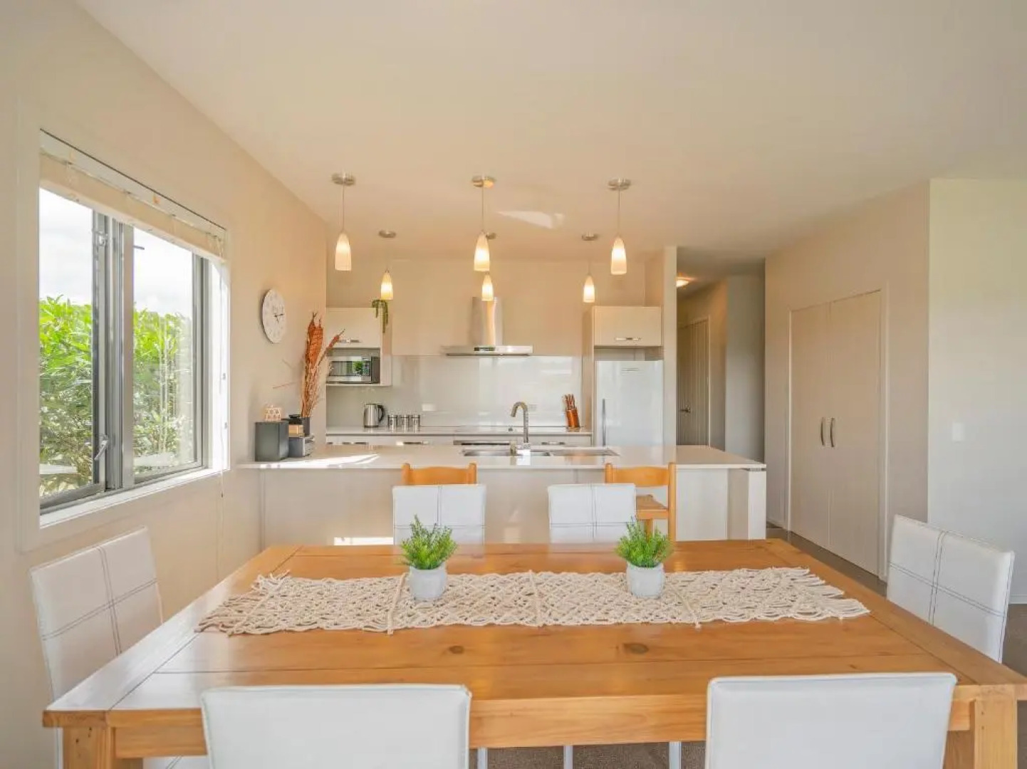 Lakeside Villa Retreat - Matarangi Downstairs Holiday Unit