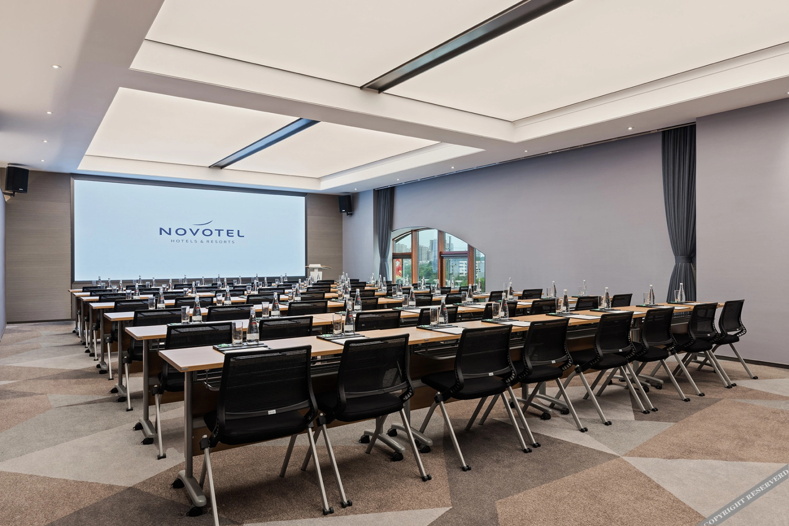 Novotel Jinniu Hotel