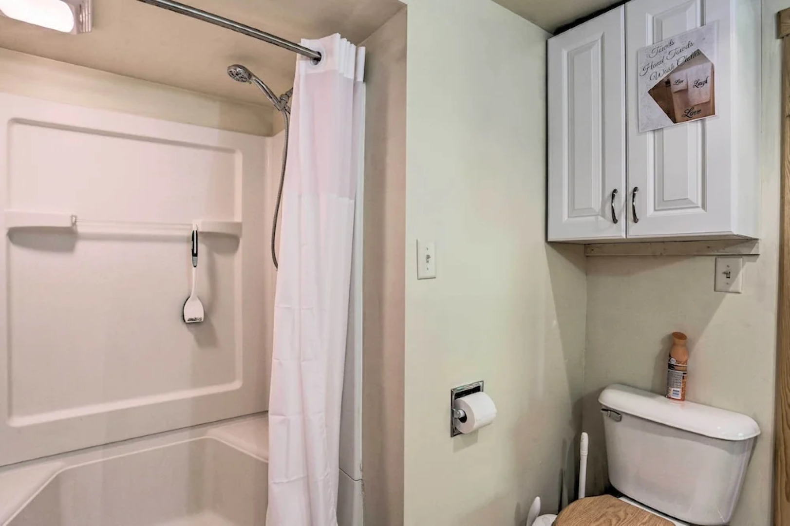 Cozy Black Hills Cabin w/ Deck ~ 3 Mi to Deadwood!