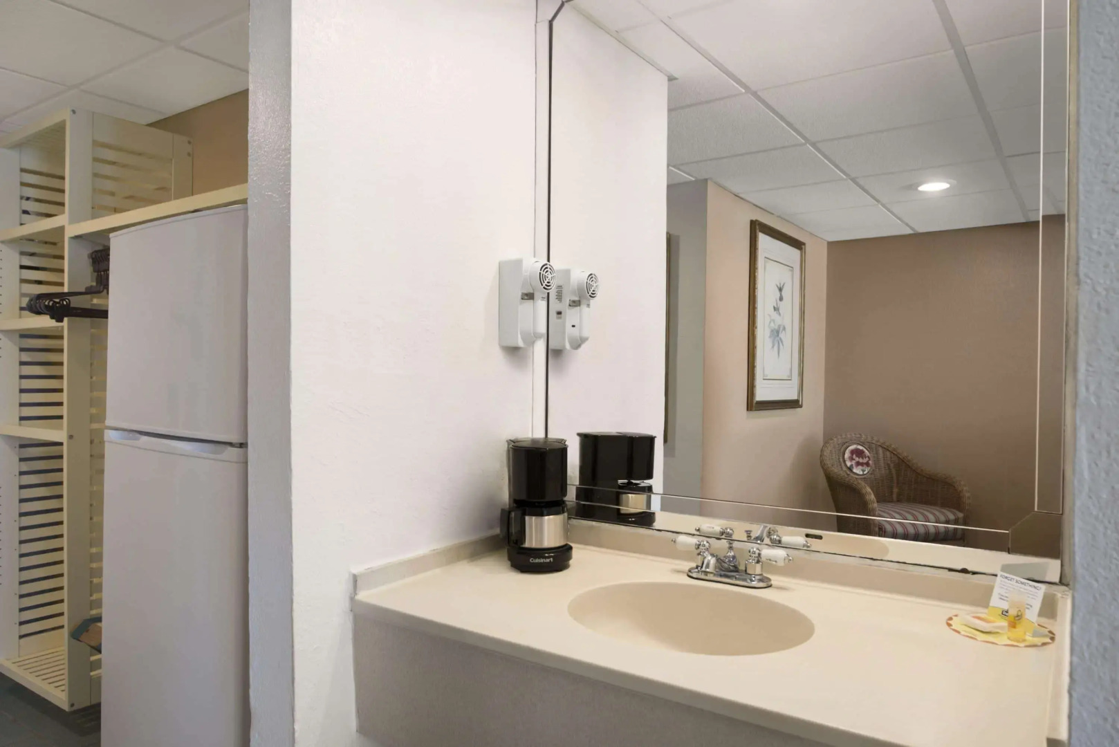 Days Inn by Wyndham Panama City Beach/Beachfront Resort